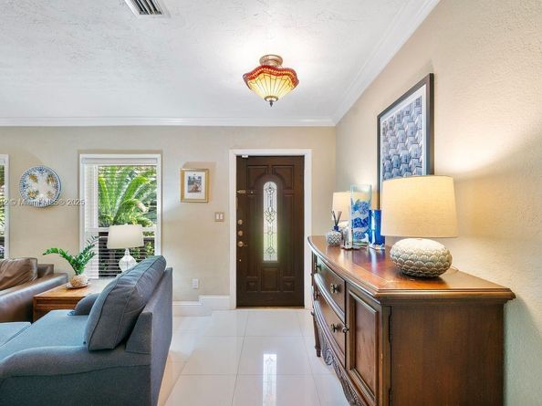 8740 SW 183rd Ter, Palmetto Bay FL 33157