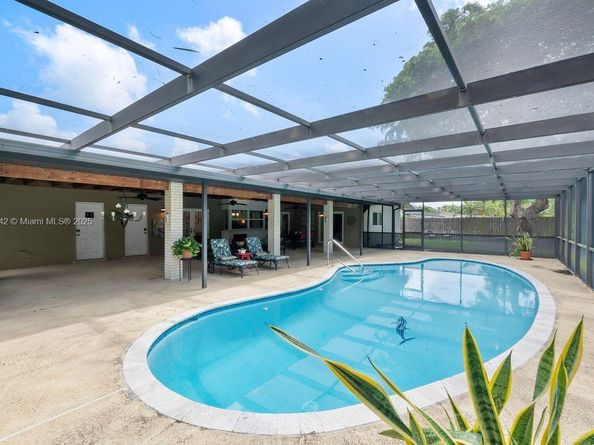 8740 SW 183rd Ter, Palmetto Bay FL 33157