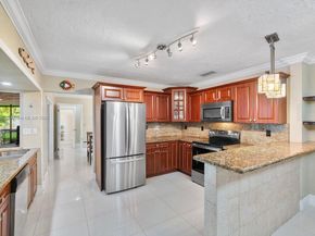8740 SW 183rd Ter, Palmetto Bay FL 33157