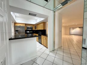 2001 S Saint Andrews Rd 121, Hollywood FL 33021