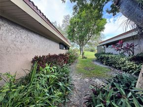 2001 S Saint Andrews Rd 121, Hollywood FL 33021