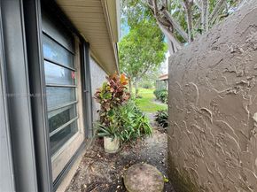 2001 S Saint Andrews Rd 121, Hollywood FL 33021