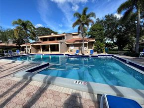 2001 S Saint Andrews Rd 121, Hollywood FL 33021