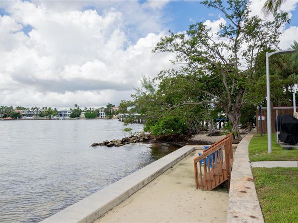 3 Grove Isle Dr C308, Miami FL 33133