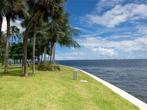3 Grove Isle Dr C308, Miami FL 33133