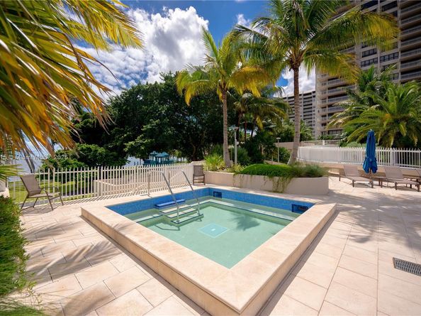 3 Grove Isle Dr C308, Miami FL 33133