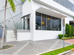 801 S Pointe Drive TH102, Miami Beach FL 33139