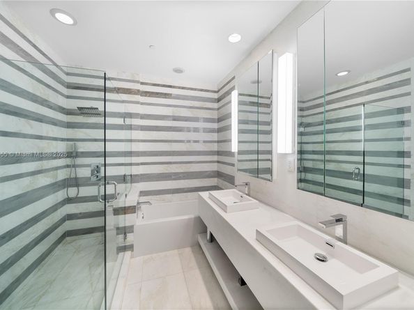 801 S Pointe Drive TH102, Miami Beach FL 33139