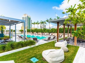 801 S Pointe Drive TH102, Miami Beach FL 33139