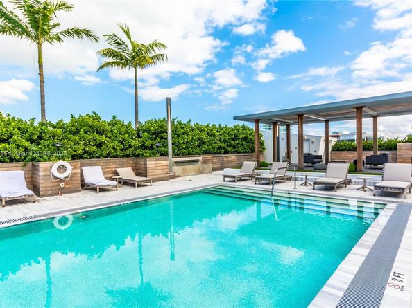801 S Pointe Drive TH102, Miami Beach FL 33139