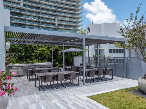 801 S Pointe Drive TH102, Miami Beach FL 33139
