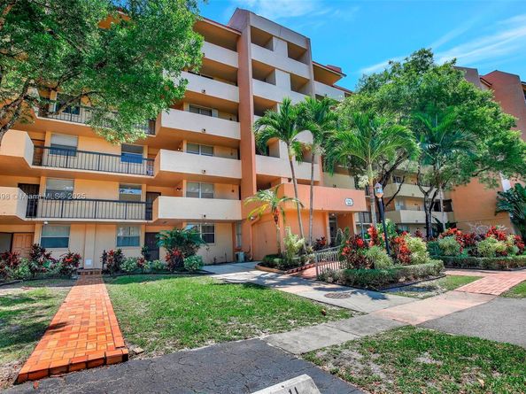 3841 Environ Blvd 230, Lauderhill FL 33319