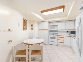 3180 S Ocean Dr 1012, Hallandale Beach FL 33009