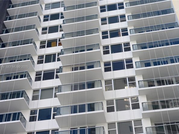 3180 S Ocean Dr 1012, Hallandale Beach FL 33009