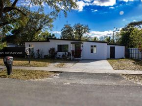 36 Miami Gardens Rd, West Park FL 33023