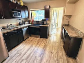 36 Miami Gardens Rd, West Park FL 33023