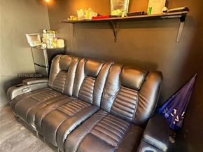 36 Miami Gardens Rd, West Park FL 33023