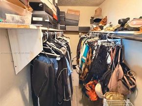 36 Miami Gardens Rd, West Park FL 33023