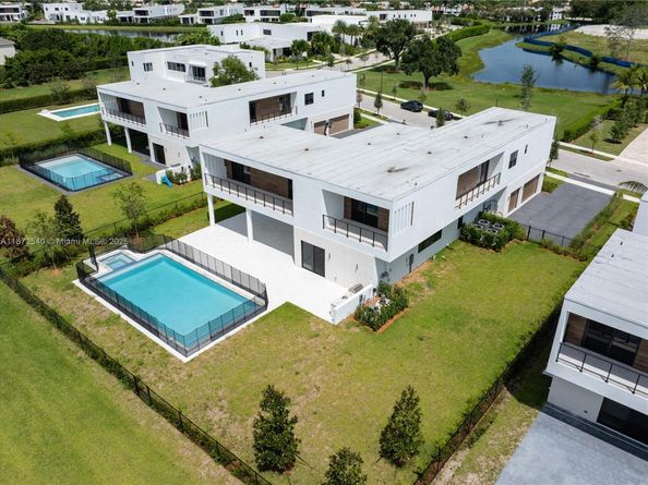 16740 N Botaniko Dr N, Weston FL 33326