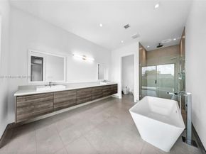 16740 N Botaniko Dr N, Weston FL 33326