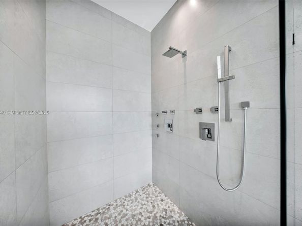 16740 N Botaniko Dr N, Weston FL 33326