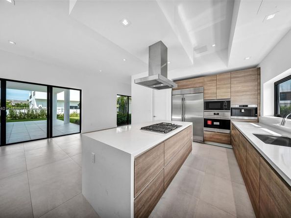 16740 N Botaniko Dr N, Weston FL 33326