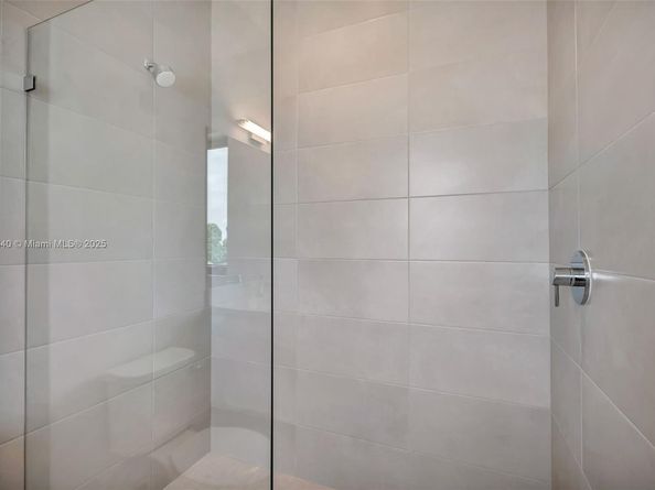 16740 N Botaniko Dr N, Weston FL 33326