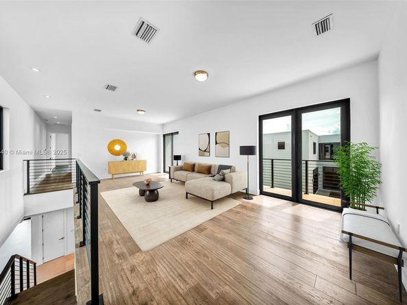 16740 N Botaniko Dr N, Weston FL 33326