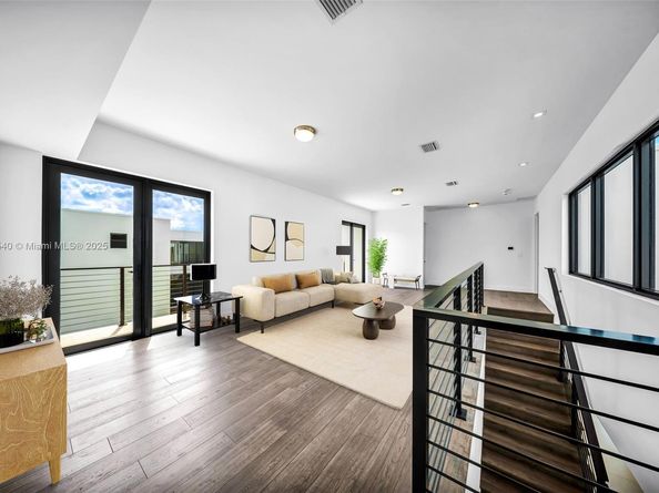 16740 N Botaniko Dr N, Weston FL 33326
