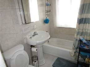 Undisclosed Address #A11906568, North Miami FL 33168