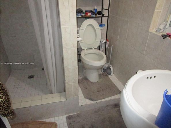 Undisclosed Address #A11906568, North Miami FL 33168