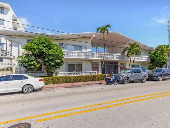 8040 Tatum Waterway Dr 3, Miami Beach FL 33141