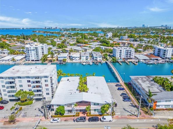 8040 Tatum Waterway Dr 3, Miami Beach FL 33141