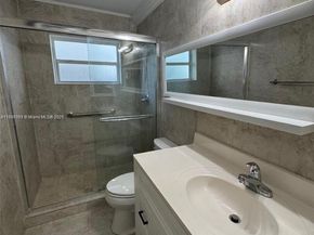 8040 Tatum Waterway Dr 3, Miami Beach FL 33141