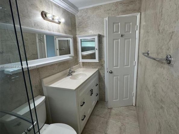 8040 Tatum Waterway Dr 3, Miami Beach FL 33141