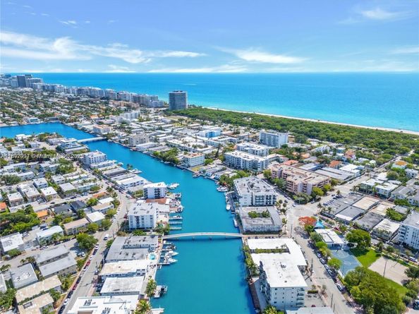 8040 Tatum Waterway Dr 3, Miami Beach FL 33141