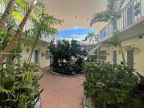 8040 Tatum Waterway Dr 3, Miami Beach FL 33141