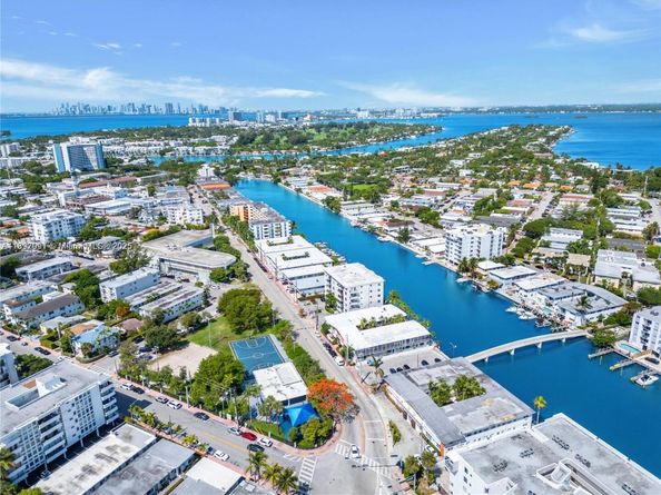 8040 Tatum Waterway Dr 3, Miami Beach FL 33141