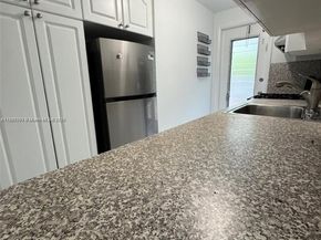 8040 Tatum Waterway Dr 3, Miami Beach FL 33141