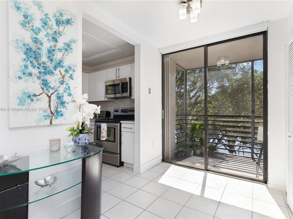 1100 Colony Point Cir 414, Pembroke Pines FL 33026