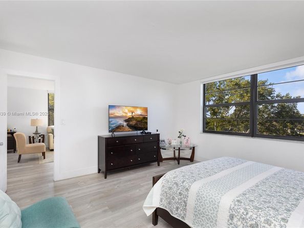 1100 Colony Point Cir 414, Pembroke Pines FL 33026