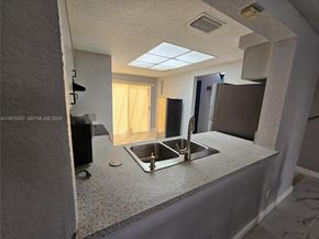 8837 NW 48th St, Sunrise FL 33351