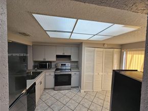 8837 NW 48th St, Sunrise FL 33351