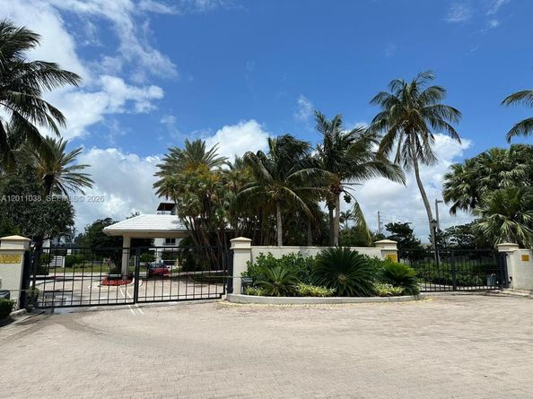 6001 N Ocean Dr 503, Hollywood FL 33019