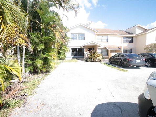 1602 Montauk Dr, Wellington FL 33414