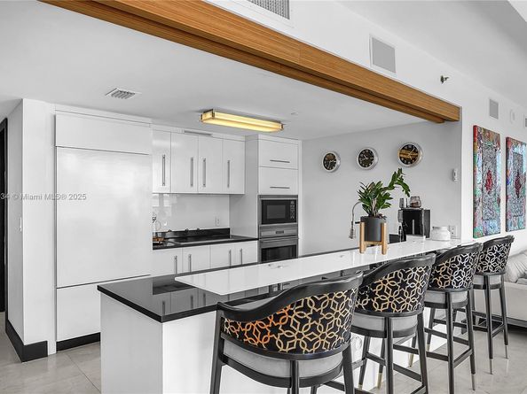 465 Brickell Ave 1001, Miami FL 33131