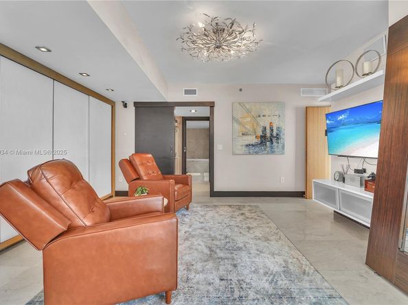 465 Brickell Ave 1001, Miami FL 33131