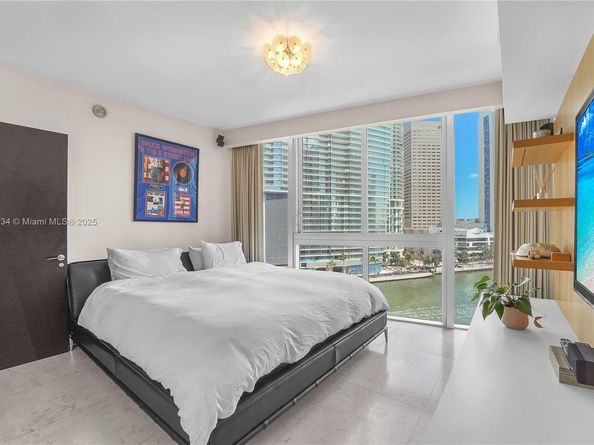 465 Brickell Ave 1001, Miami FL 33131