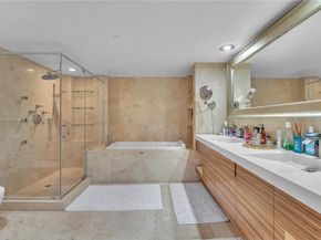 465 Brickell Ave 1001, Miami FL 33131