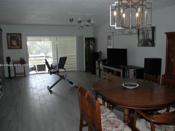 3571 Inverrary Dr 201, Lauderhill FL 33319